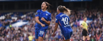 Sam Kerr nets in stoppage-time with a brilliant chip finish