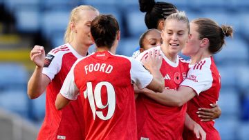 Alessia Russo fires Arsenal into the lead vs. Leicester City