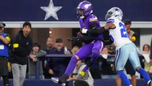Vikings severely damage Cowboys' playoff hopes, beating Dallas 34-26
