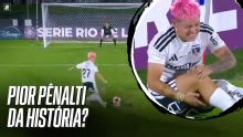 INACREDITÁVEL! Atacante do Colo Colo bate pênalti de cavadinha contra o Peñarol e se lesiona na sequência; ASSISTA
