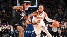 Knicks hold off 76ers for big road win