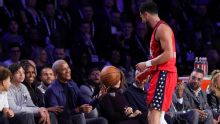 Barack Obama protagoniza curioso momento en la banda del All-Star Game