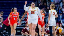 Izoje powers Syracuse past Iowa State to set up second-round March Madness meeting with UConn