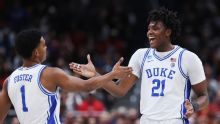 Duke remonta y vence 80-75 a St. John's para avanzar al Elite Eight