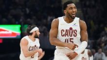Donovan Mitchell and Evan Mobley help Cavaliers hold off Hawks 122-116
