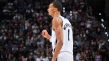 Wemby's 33-point night helps Spurs even series vs. Thunder