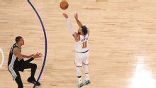 Brunson incendeia o Madison Square Garden! Astro dos Knicks acerta bola de três por cima de Victor Wembanyama