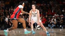 Un triple de Caitlin Clark sella el triunfo de las Fever la victoria sobre las Mystics