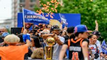 Nos braços do povo! Veja o desfile dos jogadores dos Knicks pelas ruas de Nova Iorque