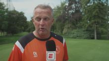 Van den Brom over Weghorst: "Ik weet wat hij teweeg kan brengen binnen een team"