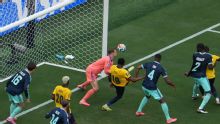 Plata sends Ecuador through to the knockout stages