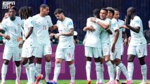 Francia termina con paso de campeón