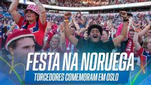 Torcedores da Noruega fazem 'remada viking' e comemoram vitória contra o Brasil em Oslo