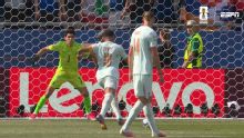 ¡Bono le ganó el duelo a Mbappé y le contuvo el penal!