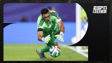 ¡Una de las figuras: así atajó Dibu Martínez en el pase a semifinales!