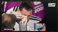 ¿Qué te pasó, Leo? A Messi le revisaron el ojo durante la pausa de hidratación