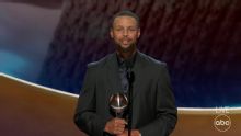 Steph Curry receives Muhammad Ali Sports Humanitarian Award