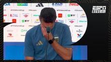 Scaloni se emocionó cuando le preguntaron por su continuidad y, entre lágrimas, terminó la conferencia de prensa