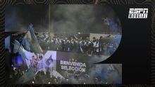 Multitudinario recibimiento a la Selección Argentina en el país