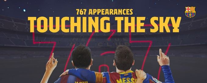 Teammates congratulate Messi on Barcelona milestone