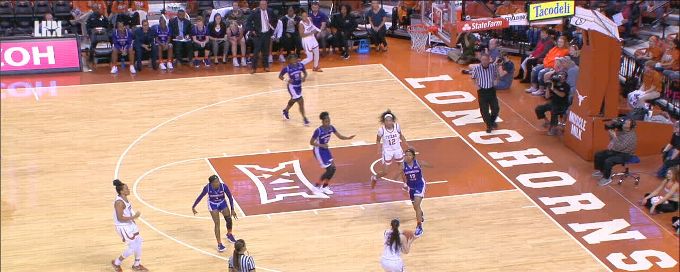 Williams nails the open 3-pointer