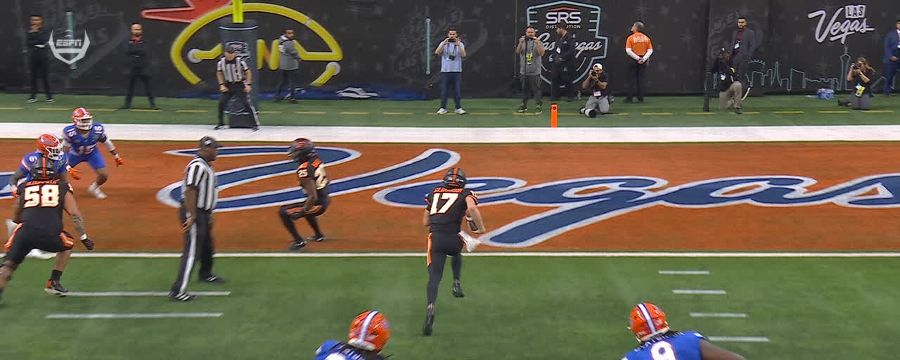 Oregon State capitalizes on blocked punt for a TD