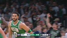 ¡Volvió Jayson Tatum! Volcada y triple ante los Mavericks