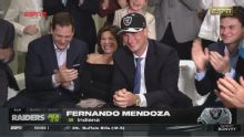 Fernando Mendoza é selecionado pelo Las Vegas Raiders na primeira escolha do Draft da NFL de 2026