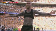 ¡Puede valer el ascenso a la Premier! McBurnie aprovechó el error del arquero y marcó el 1-0 de Hull City