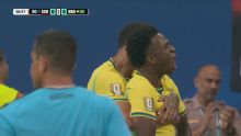 Blooper letal de Escocia y Vinicius no perdonó: arriba Brasil