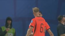¡Jan Paul van Hecke puso el 3 a 1 de Países Bajos!