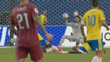 ¡Fenomenal atajada de Camilo Vargas para salvar a Colombia!