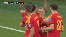 Gran pase de De Bruyne y bombazo de Trossard para el 2-0 de Bélgica