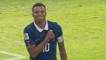 Francia es una aplanadora: pase top de Olise y golazo de Mbappé para el 3-0