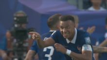 ¡Lo sacó de la galera: golazo de Mbappé!