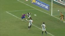 Gol do Fortaleza! Miritello recebe cruzamento 'açucarado', manda cabeçada no alvo e faz 1 a 0 contra a Ponte Preta; VEJA