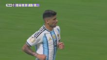¡Gol de Argentina! Centro de Messi y cabezazo letal de Cuti Romero