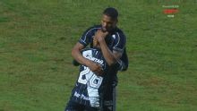 Gol da Ponte Preta! Baianinho pega rebote e empata contra o Criciúma; VEJA