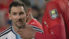 ¡Qué cerca pasó! Messi tiró magia y casi pone el 2-1