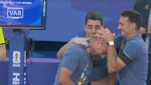 ¡Fue el laboratorio de Samuel! Gol de Mac Allister y felicitaciones al ayudante de campo