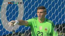 Dibu Martínez, una vez más salvando a Argentina