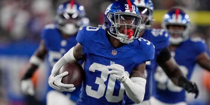 TJ Moore comes up with a pick-six for Giants