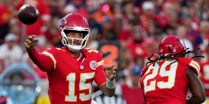 Patrick Mahomes leads an opening drive for the Chiefs