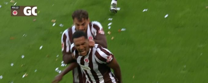 Andreas Hountondji scores goal for St. Pauli