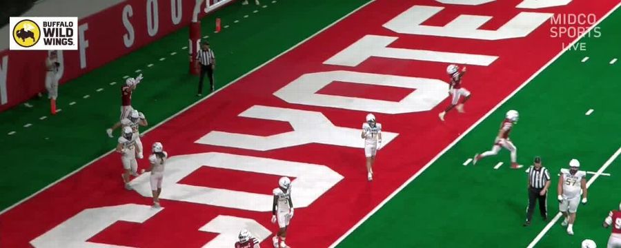 L.J. Phillips Jr. scores 13-yard rushing touchdown