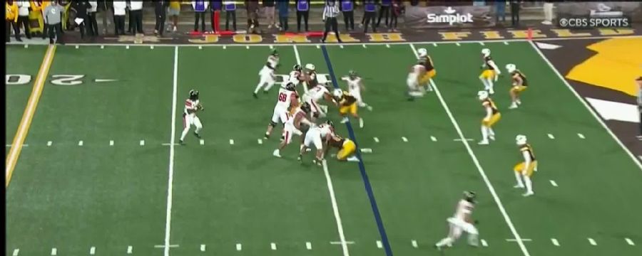 Devon Dampier airs it out for 8-yard touchdown pass