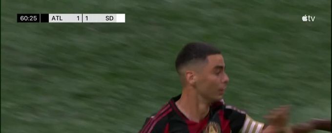 Miguel Almirón scores penalty goal vs San Diego FC