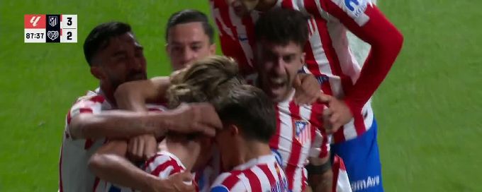 Julián Álvarez with a Spectacular Goal