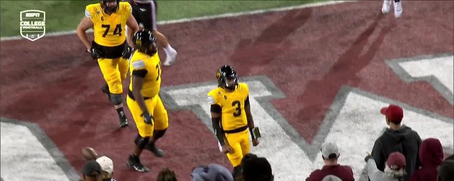 Joshua Wood crosses goal line for 1-yard rushing touchdown