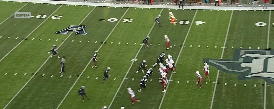 Caden Veltkamp throws 38-yard touchdown pass to Asaad Waseem